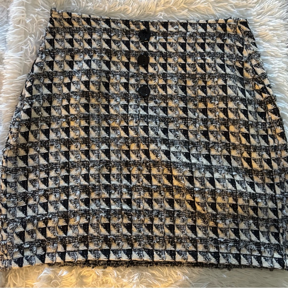 SHEIN Black and Cream Geometric Mini Skirt